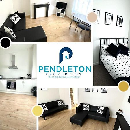 Modern 3 Bed House With Free Parking And Wi-Fi Villa Престън Екстериор снимка