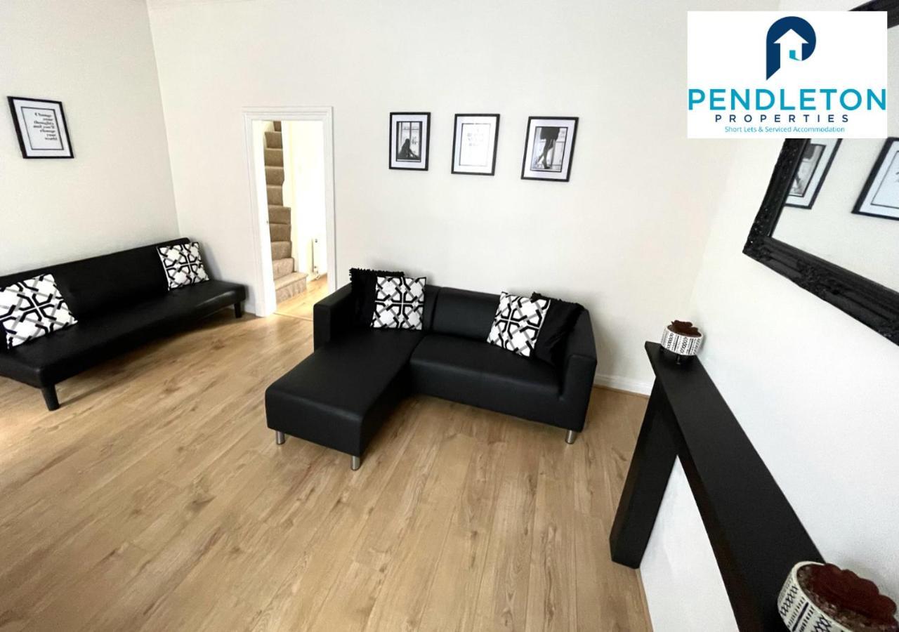 Modern 3 Bed House With Free Parking And Wi-Fi Villa Престън Екстериор снимка
